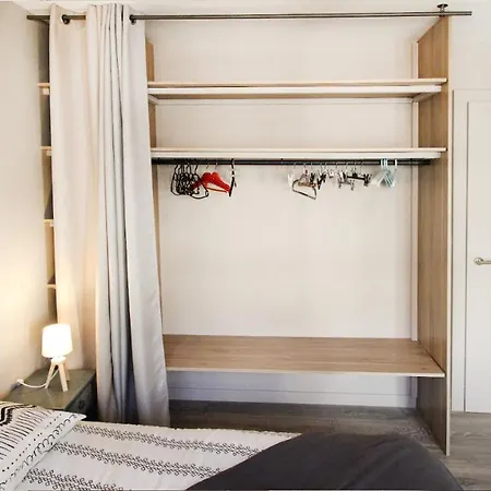 Homey Cozy - New / Centre / Balcon Privé / Proche Geneve Appartement